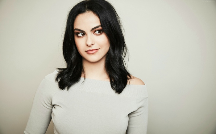 Camila Mendes