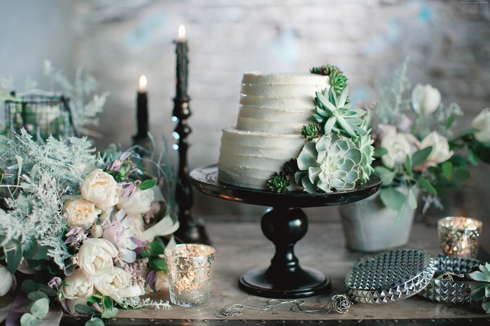 4K wedding cake with succulents and flowers