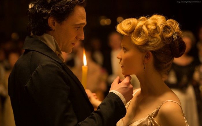 Tom Hiddleston and Mia Wasikowska in Crimson Peak
