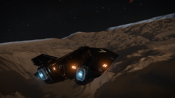 Elite Dangerous spaceship flying over a planet