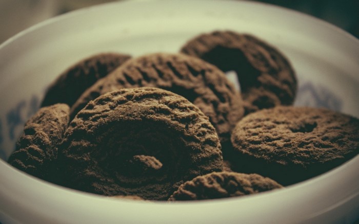 Close-up of chocolate cookies in a bowl