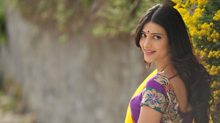 Shruti Haasan in traditional Indian attire