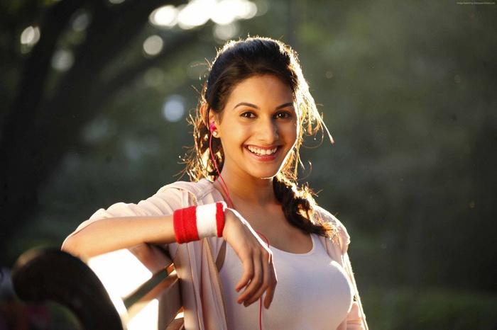 Amyra Dastur in 4K