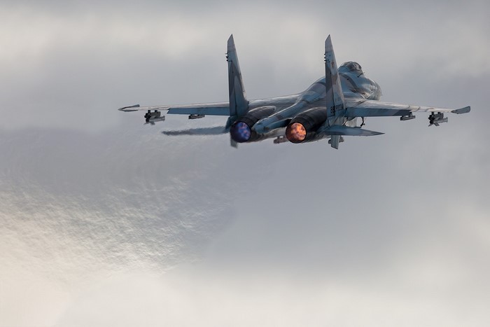 Sukhoi Su-27 fighter jet in flight