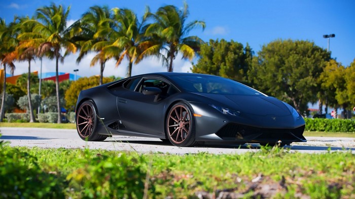 Matte black Lamborghini Huracan with bronze wheels