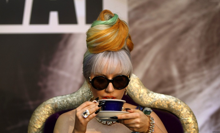 Lady Gaga drinking tea