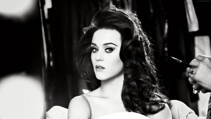Katy Perry in black and white 4K
