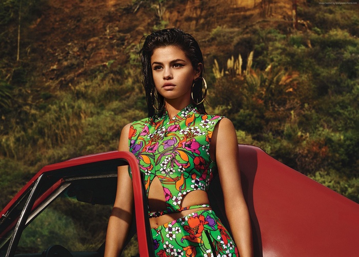 4K photo of Selena Gomez