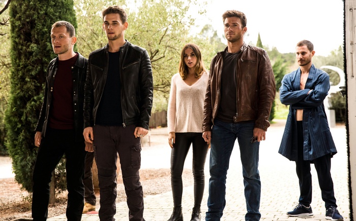 Scott Eastwood, Ana de Armas, Freddie Thorp in Overdrive