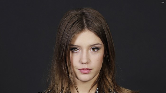 Adele Exarchopoulos portrait with brown hair