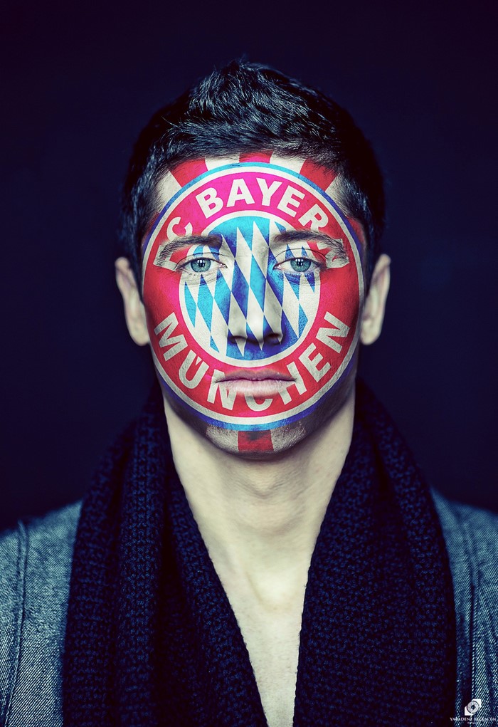 Robert Lewandowski with Bayern Munich logo face paint