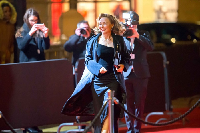 Catherine Frot on a red carpet