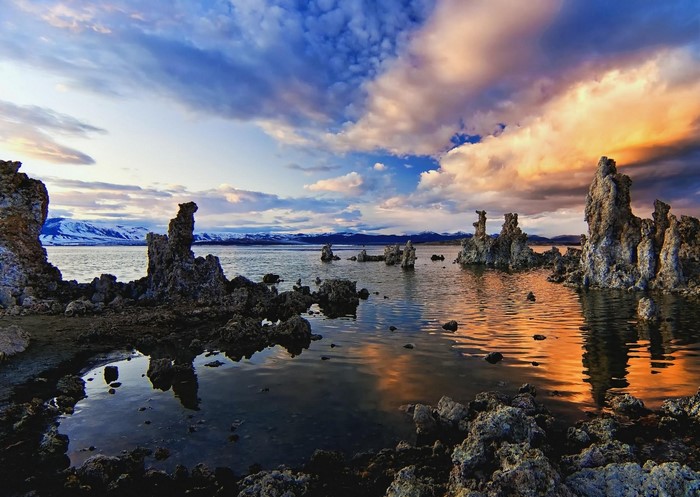 Mono Lake Tufa Towers at Sunset