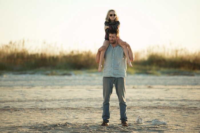 Chris Evans and Mckenna Grace from Gifted in 4K