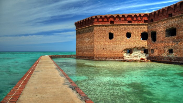 Fortification on the sea with a walkway