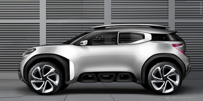 Citroen C5 Aircross concept car side view