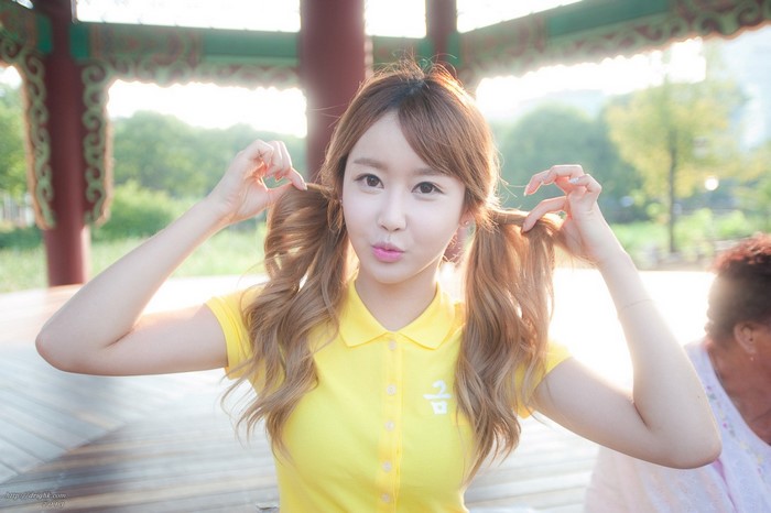 Geummi from Crayon Pop with twintails