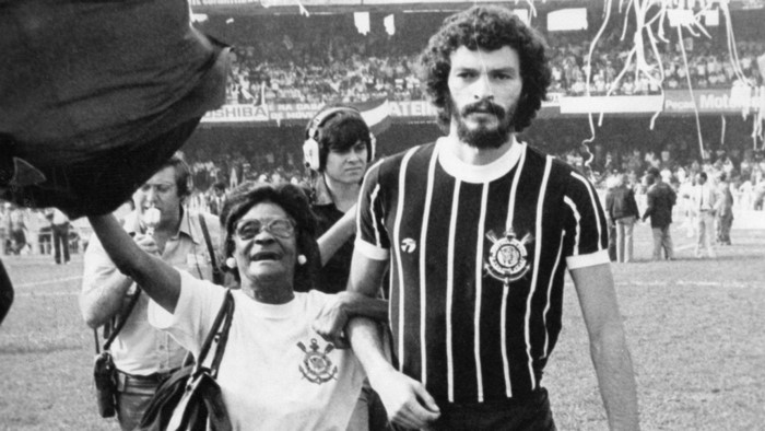 Socrates and fan at Corinthians stadium