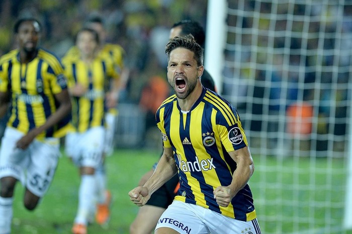 Diego Ribas celebrating a goal for Fenerbahce