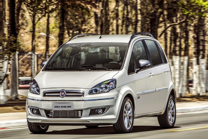 White Fiat Idea Sublime driving on a road