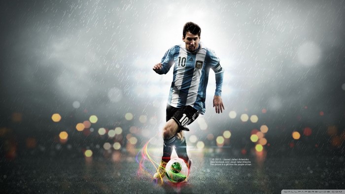 Lionel Messi Playing Football in Rain