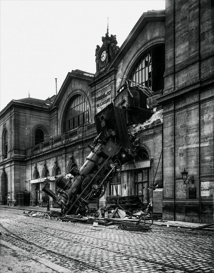 Train crash at Gare Saint-Lazare, Paris