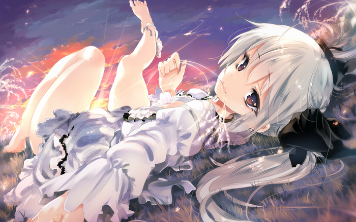 Kasugano Sora from Yosuga no Sora lying in grass