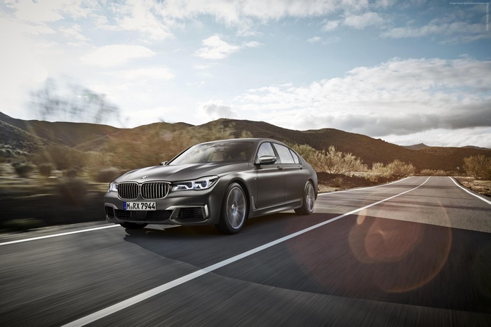 BMW M760Li xDrive on a desert road
