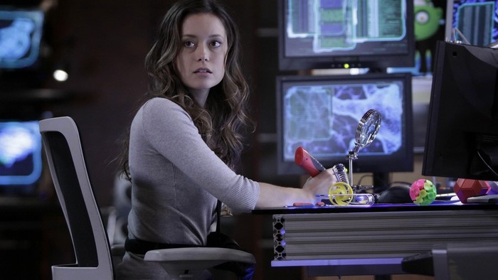 Summer Glau in a control room