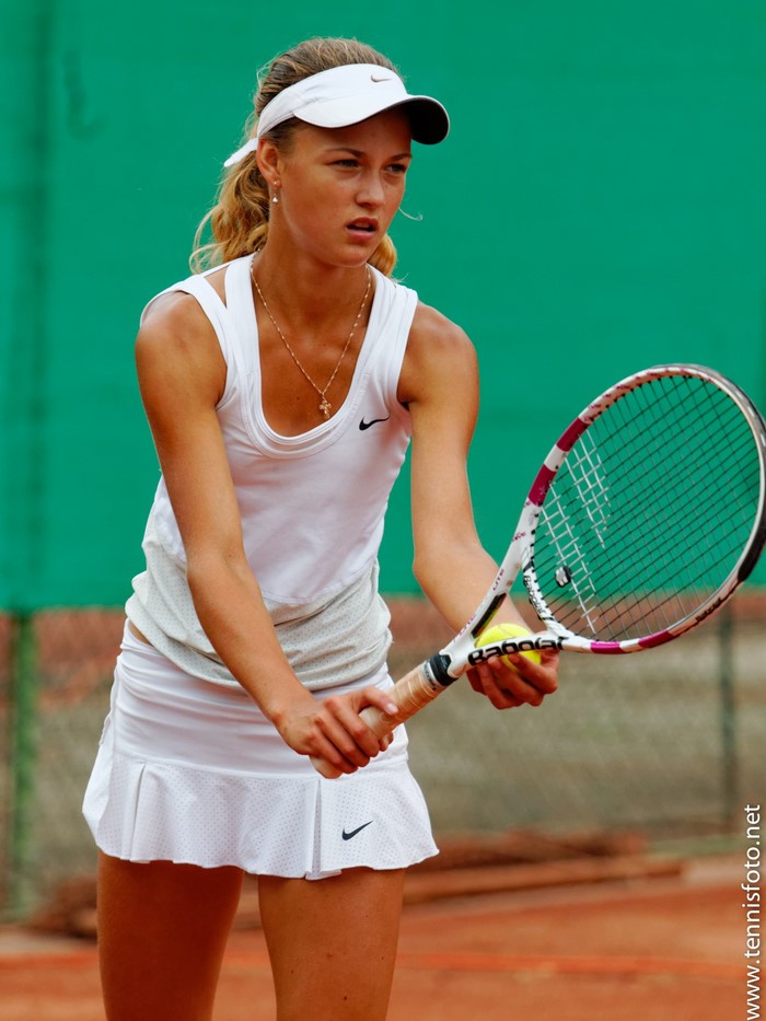 Anna Kalinskaya Holding A Tennis Racket Hd Wallpaper Rare Gallery