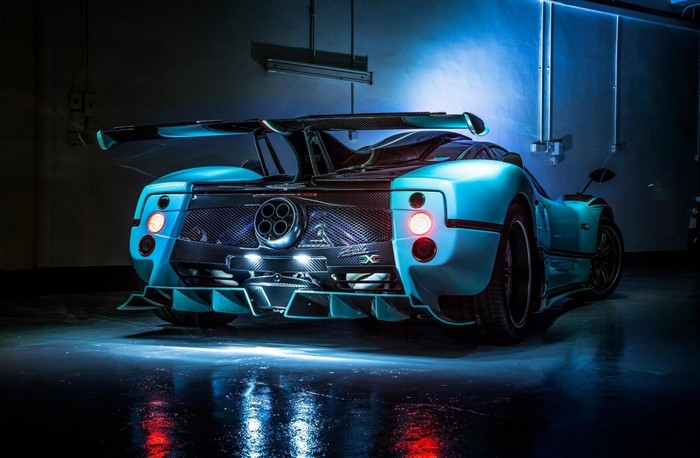 Pagani Zonda R rear view with blue lighting