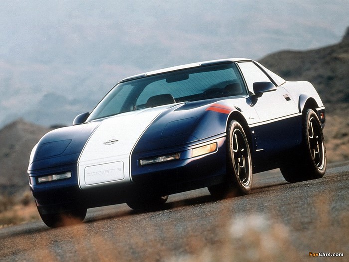 Blue and white Chevrolet Corvette Grand Sport C4