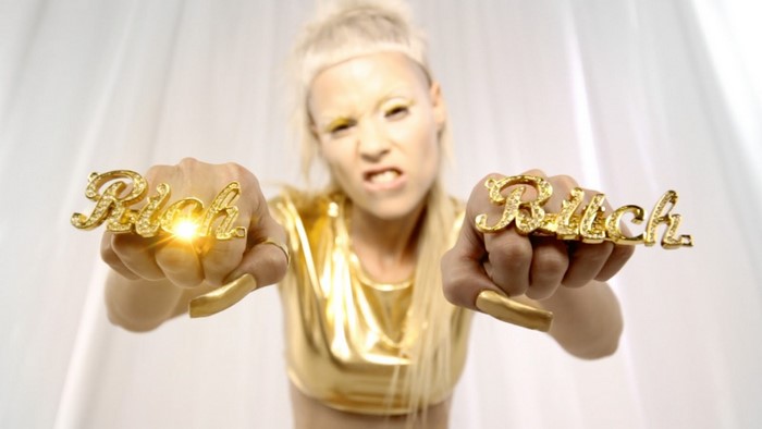 Yolandi Visser with 'Rich Bitch' rings