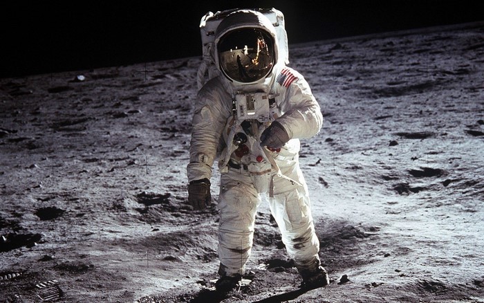 Astronaut on the Moon surface