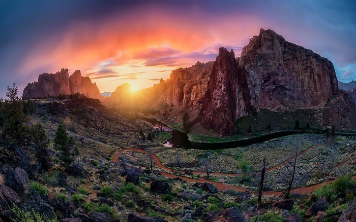Sunset over Smith Rock State Park with Crooked River