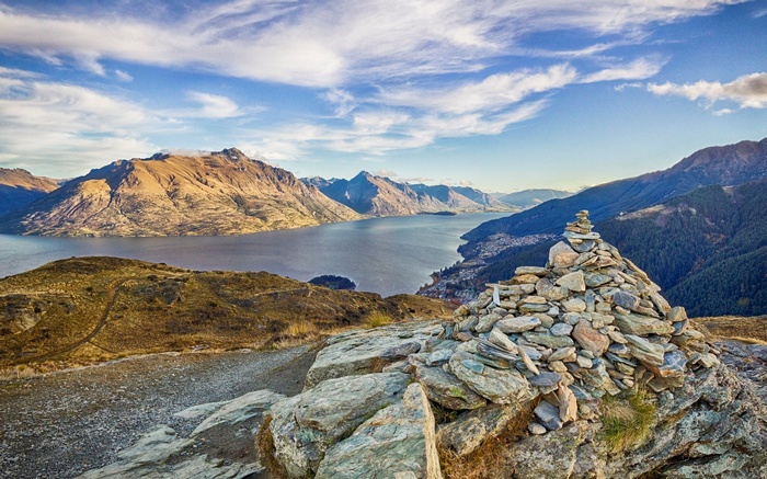 View of Lake Wakatipu and mountains from Queenstown Hill