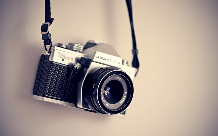 Praktica Super TL1000 analog camera with lens