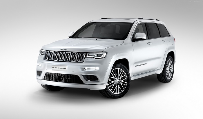 White Jeep Grand Cherokee Summit