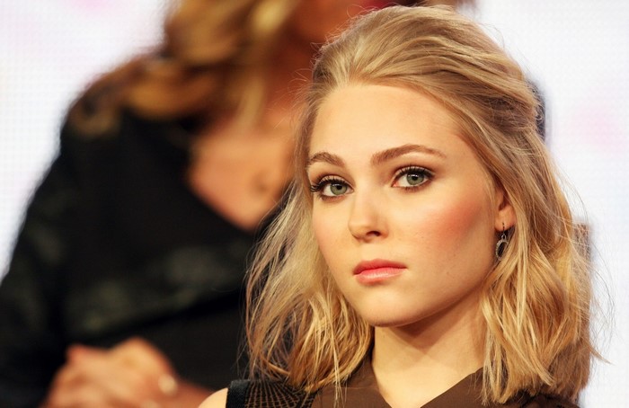 AnnaSophia Robb portrait