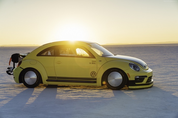 Yellow Volkswagen Beetle LSR on salt flats