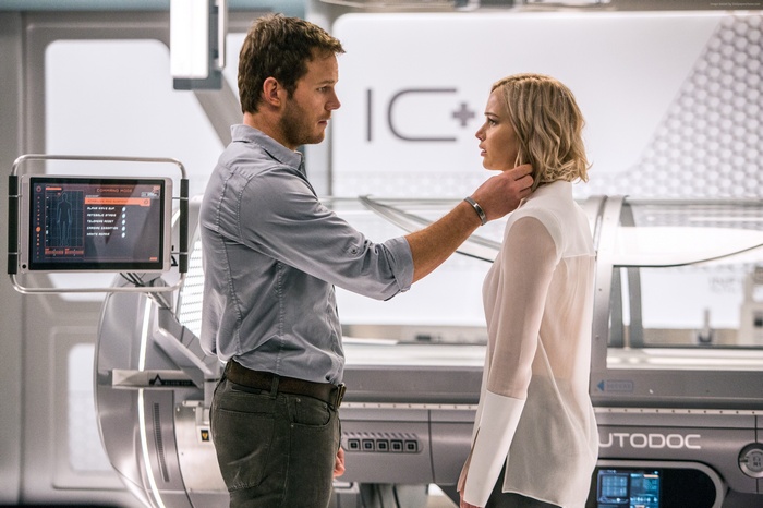 Chris Pratt and Jennifer Lawrence in Passengers
