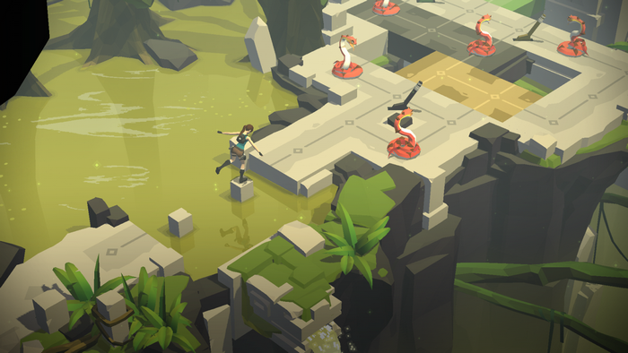 Lara Croft GO screenshot with snakes