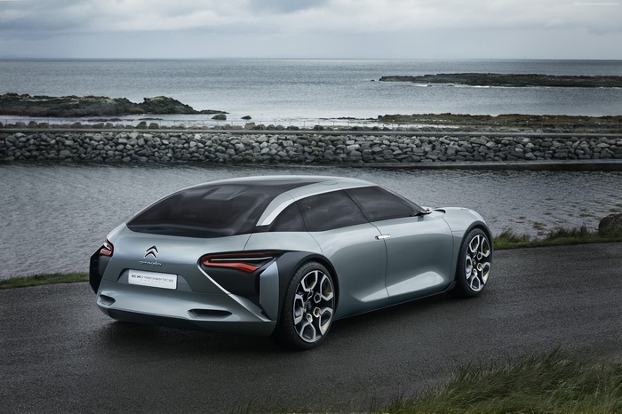 Citroën CXperience concept car by the sea