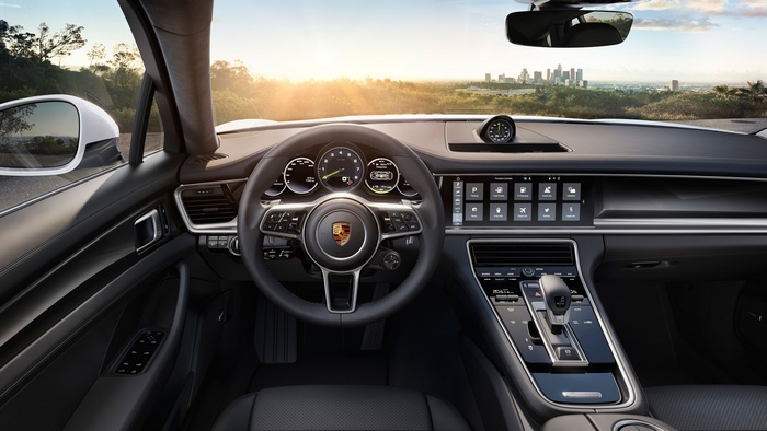 Porsche Panamera 4 E-Hybrid Interior Dashboard