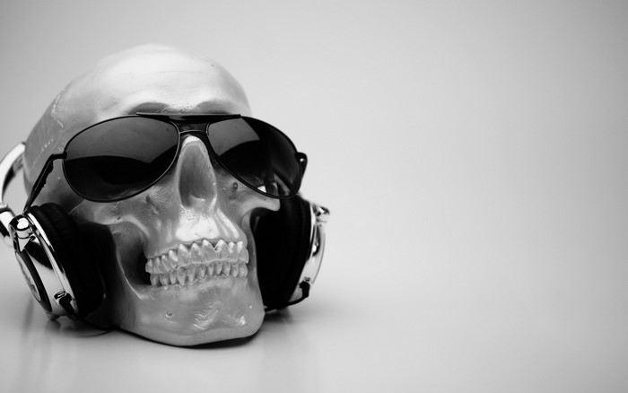 Skull with sunglasses and headphones