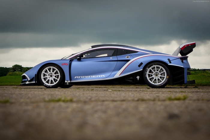 Arrinera Hussarya GT race car