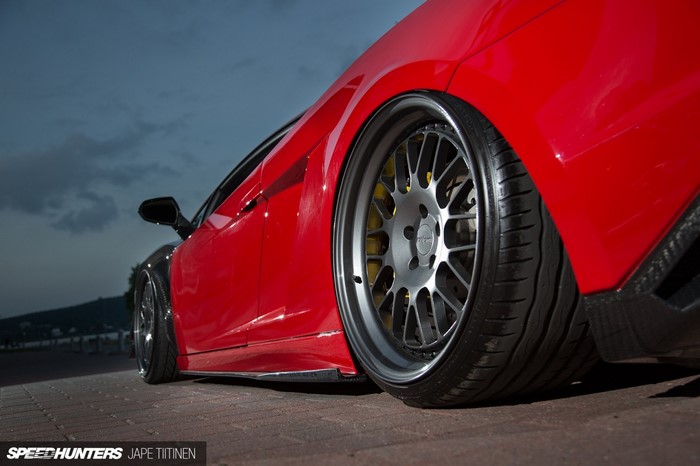 Red Lamborghini Gallardo with custom rims