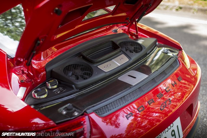 Porsche 911 GT3 engine bay