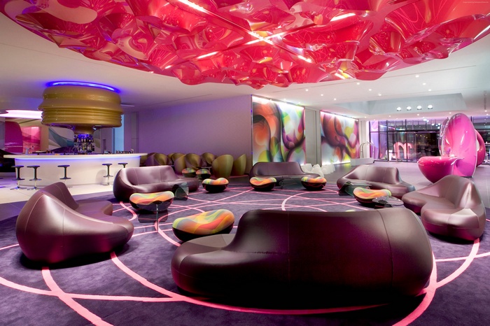 Hotel nhow Berlin lounge area with bar and seating