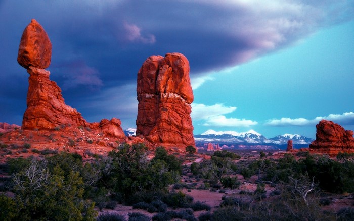 Balanced Rock and Turret Arch in Arches National Park